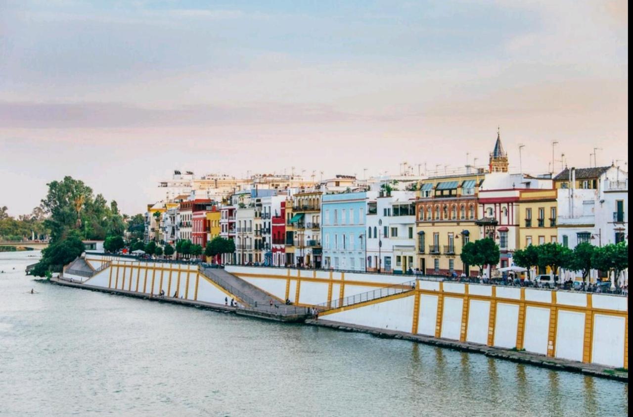 Sevilla Triana المظهر الخارجي الصورة